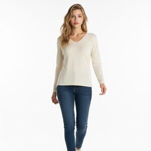 Womens Ann Taylor LOFT Cream V-Neck Sweater Sm Merino Wool Blend Minimalist Cozy